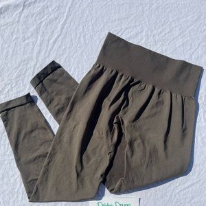 NVGTN leggings size medium